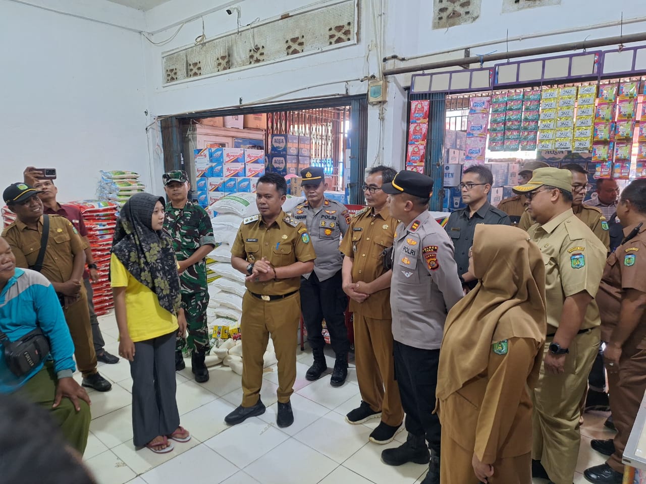 Gambar : Wakil Bupat Tebo Nazar Efendi Bersama Forkopimda Saat Sidak Pasar Jelang Ramadhan